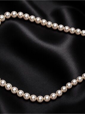 ✨ Vintage 1950s Classic Faux Pearl Necklace w/ (USA)